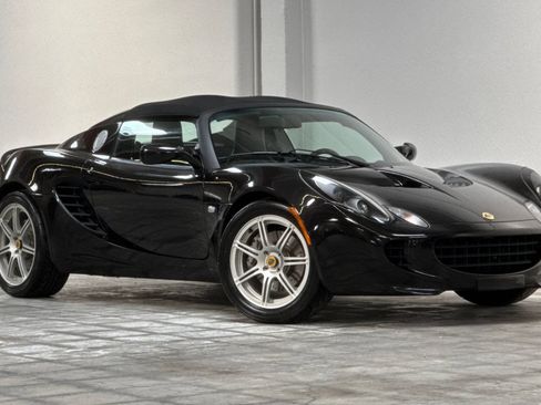 Used 2005 Lotus Elise RWD image 2