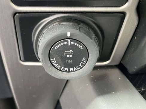 Used 2022 Ford F250 Platinum w/ FX4 Off-Road Package AWD/4WD image 29