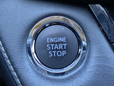 Used 2017 Toyota RAV4 Limited FWD image 22