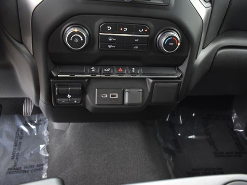 Used 2021 Chevrolet Silverado 1500 Custom Trail Boss w/ LPO, Dark Essentials Package image 19