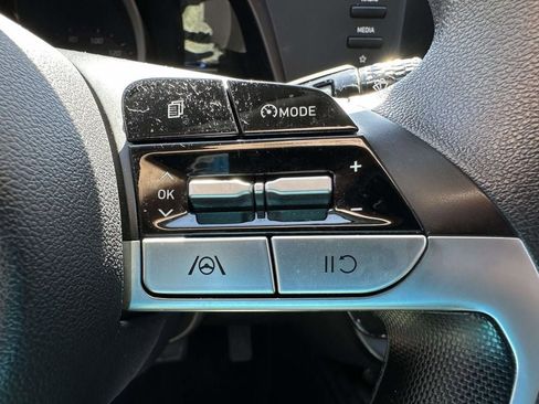 Used 2022 Hyundai Elantra SEL FWD image 24