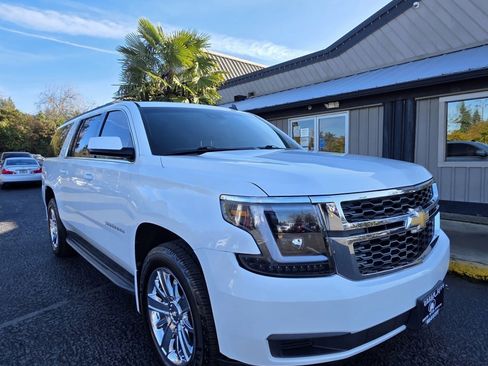 Used 2015 Chevrolet Suburban LT w/ Max Trailering Package AWD/4WD image 10