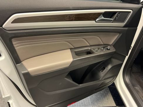 Certified 2023 Volkswagen Atlas SE FWD image 8