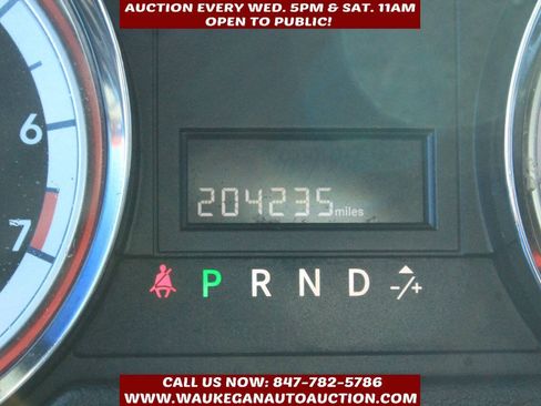 Used 2013 Dodge Grand Caravan SXT FWD image 9