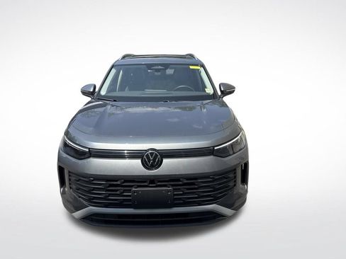 Used 2026 Volkswagen Tiguan SE AWD/4WD image 3