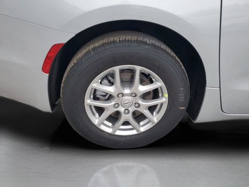 New 2026 Chrysler Voyager LX image 31