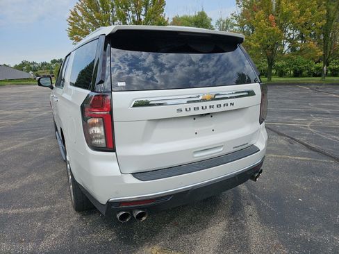 Used 2021 Chevrolet Suburban Premier w/ Premium Package AWD/4WD image 3