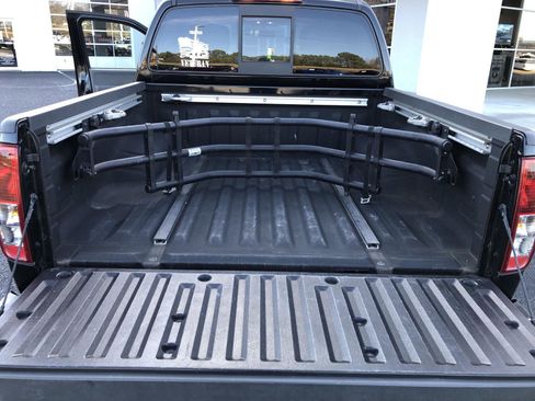 Used 2021 Nissan Frontier SV image 5