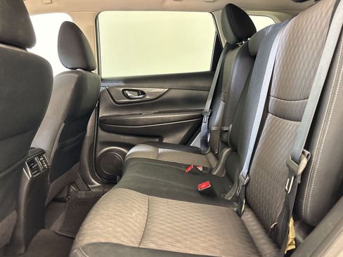 Used 2017 Nissan Rogue SV FWD image 27