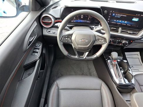 Certified 2024 Chevrolet Trax RS w/ Driver Confidence Package image 21