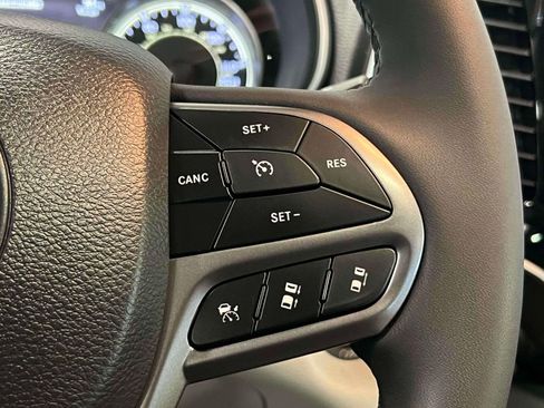 Used 2022 Jeep Cherokee Limited w/ Elite Package image 25