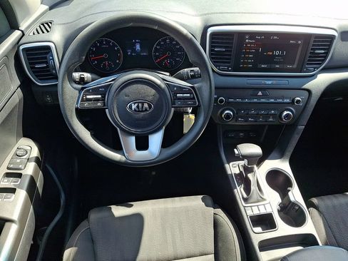 Used 2020 Kia Sportage LX AWD/4WD image 11