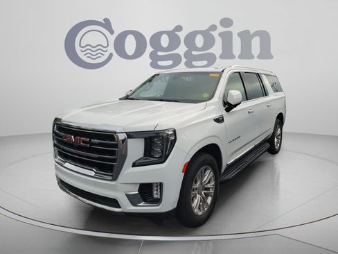 Used 2022 GMC Yukon XL SLT w/ SLT Luxury Package AWD/4WD image 1