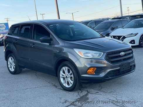 Used 2017 Ford Escape S image 4