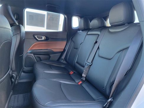 Certified 2024 Jeep Compass Limited image 21