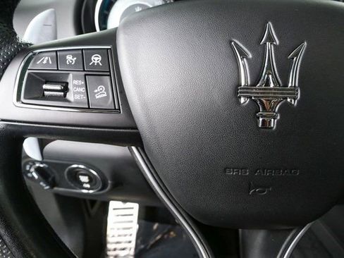 Used 2022 Maserati Levante Modena image 12