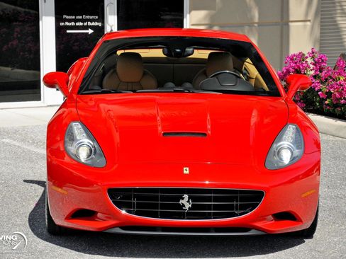 Used 2009 Ferrari California image 32