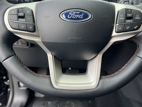 New 2026 Ford Explorer Active w/ Active Comfort Package AWD/4WD image 9