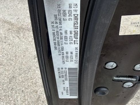 Used 2014 Dodge Challenger SXT RWD image 31