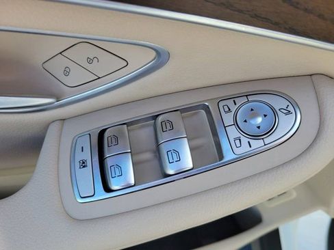 Used 2020 Mercedes-Benz GLC 300 image 23