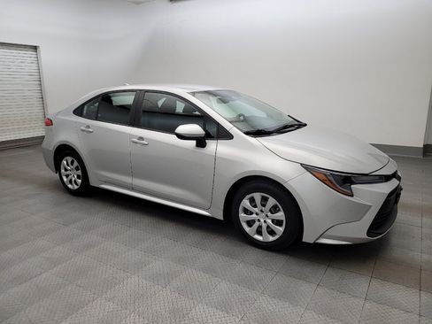 Used 2024 Toyota Corolla LE FWD image 11