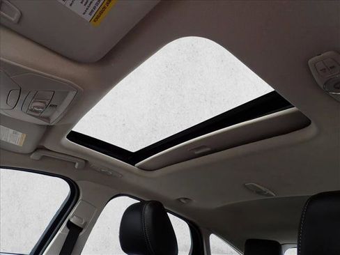 Used 2014 Ford Focus Titanium FWD image 12