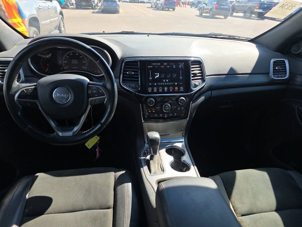 Used 2019 Jeep Grand Cherokee Altitude RWD image 2