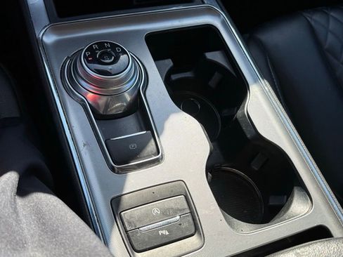 Used 2024 Ford Edge Titanium image 12