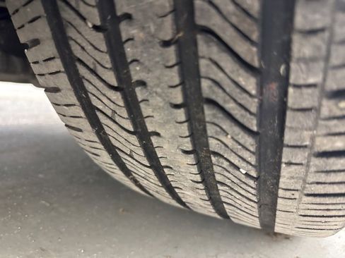 Used 2008 Saturn Sky w/ Premium Trim Package image 28