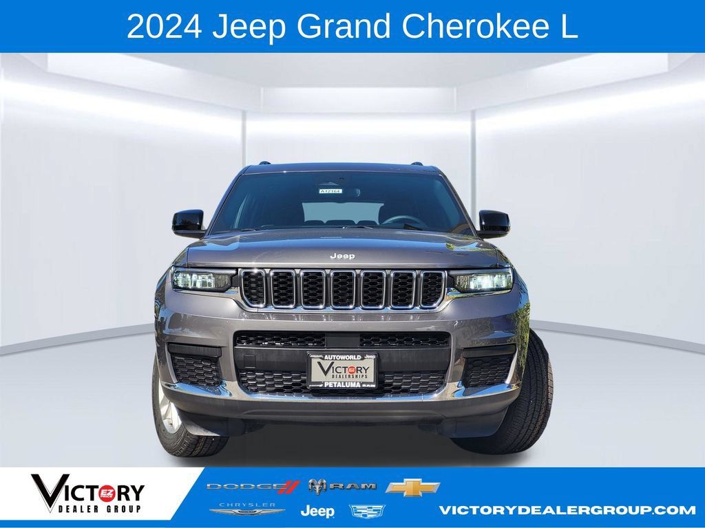 Used 2024 Jeep Grand Cherokee L Laredo AWD/4WD image 3