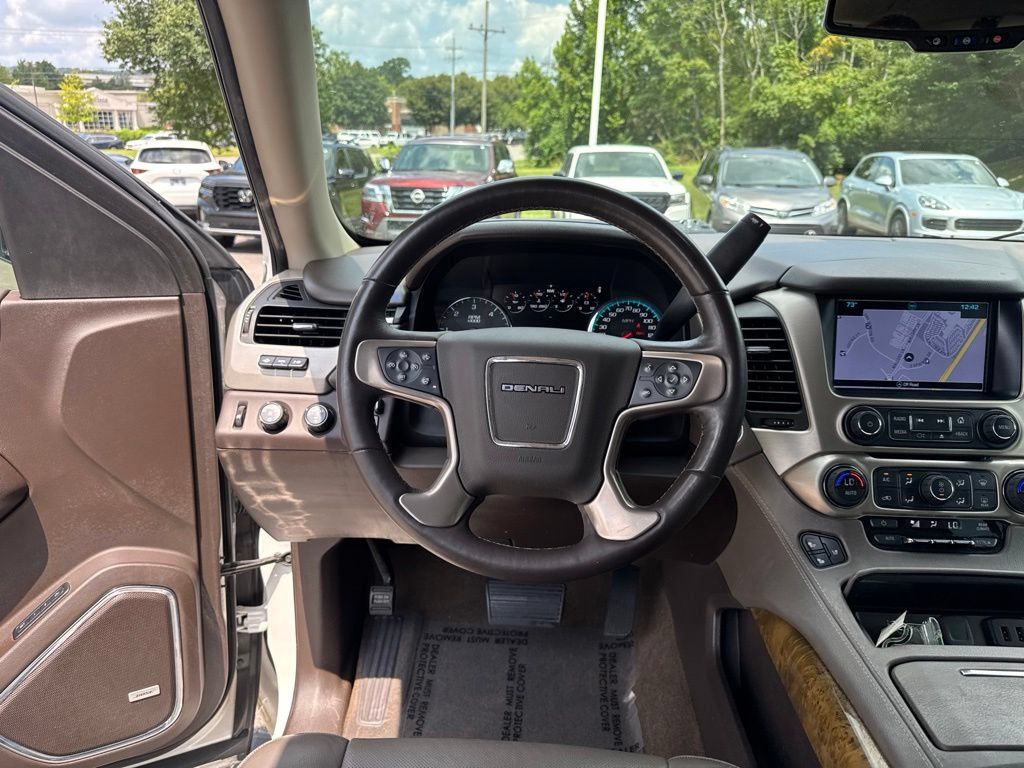 Used 2017 GMC Yukon Denali w/ Open Road Package AWD/4WD image 13