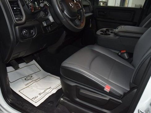 Used 2024 RAM 5500 Tradesman w/ Chrome Appearance Group image 31