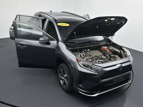 Used 2021 Toyota RAV4 SE w/ Weather & Moonroof Package AWD/4WD image 39