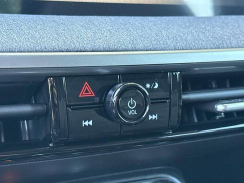 New 2025 Nissan Kicks SV image 24