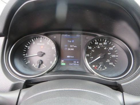 Used 2020 Nissan Rogue SV AWD/4WD image 19