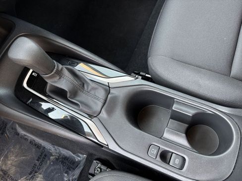 Used 2025 Toyota Corolla LE image 45