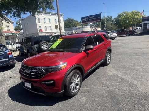 Used 2020 Ford Explorer XLT w/ Equipment Group 202A AWD/4WD image 31