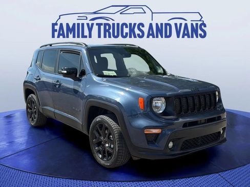 Used 2022 Jeep Renegade Altitude w/ Sun/Sound Group AWD/4WD image 2