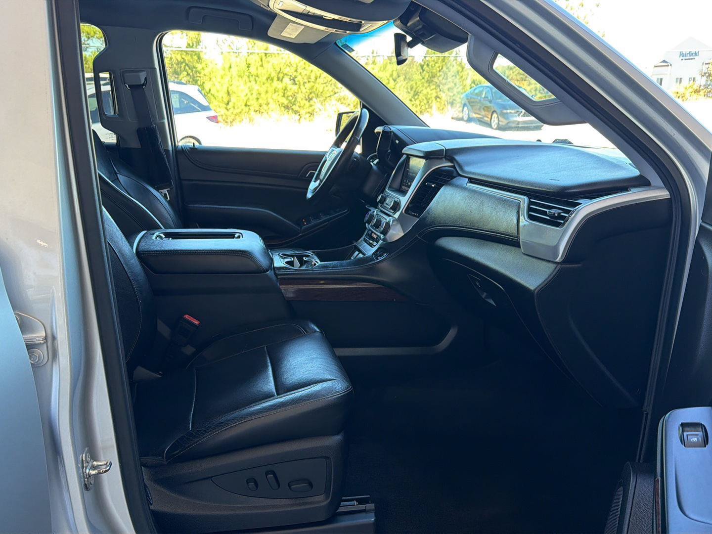 Used 2017 GMC Yukon SLT RWD image 16