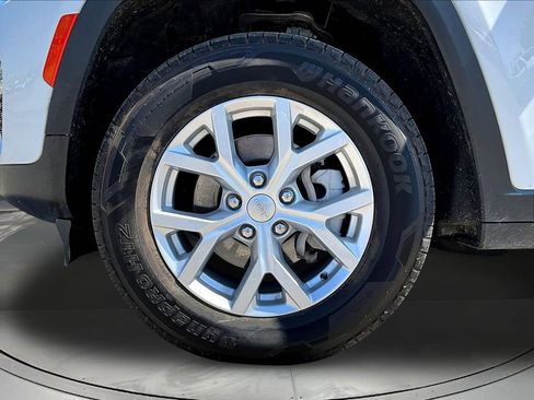 Used 2023 Jeep Grand Cherokee Limited AWD/4WD image 36