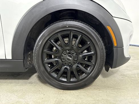 Used 2019 MINI Cooper 2-Door Hardtop image 15