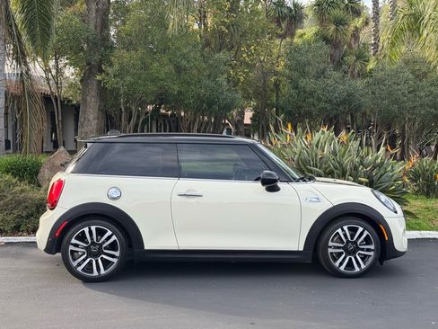 Used 2019 MINI Cooper S w/ Premium Package image 5
