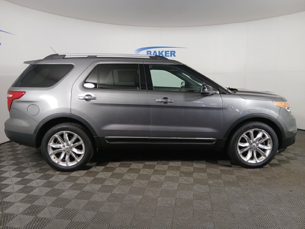 Used 2014 Ford Explorer XLT w/ Equipment Group 202A AWD/4WD image 7