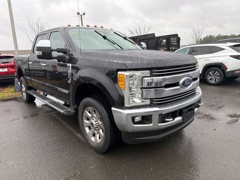 Used 2017 Ford F250 Lariat w/ Lariat Ultimate Package image 3