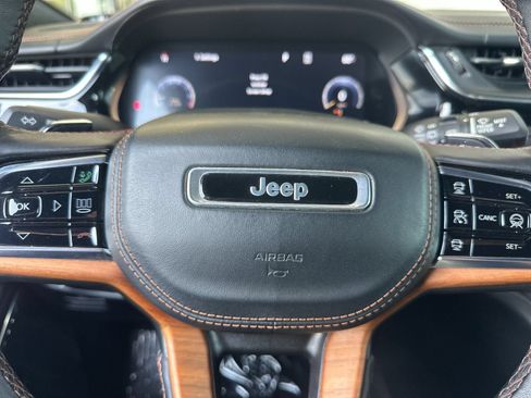 Used 2023 Jeep Grand Cherokee L Summit AWD/4WD image 27