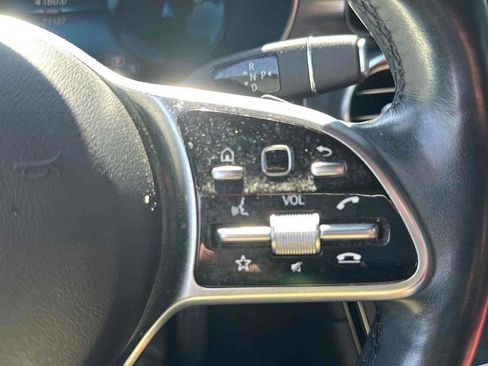 Used 2021 Mercedes-Benz GLC 300 4MATIC image 39