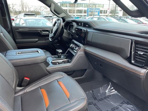 Used 2022 GMC Sierra 1500 AT4 w/ AT4 Premium Package image 10