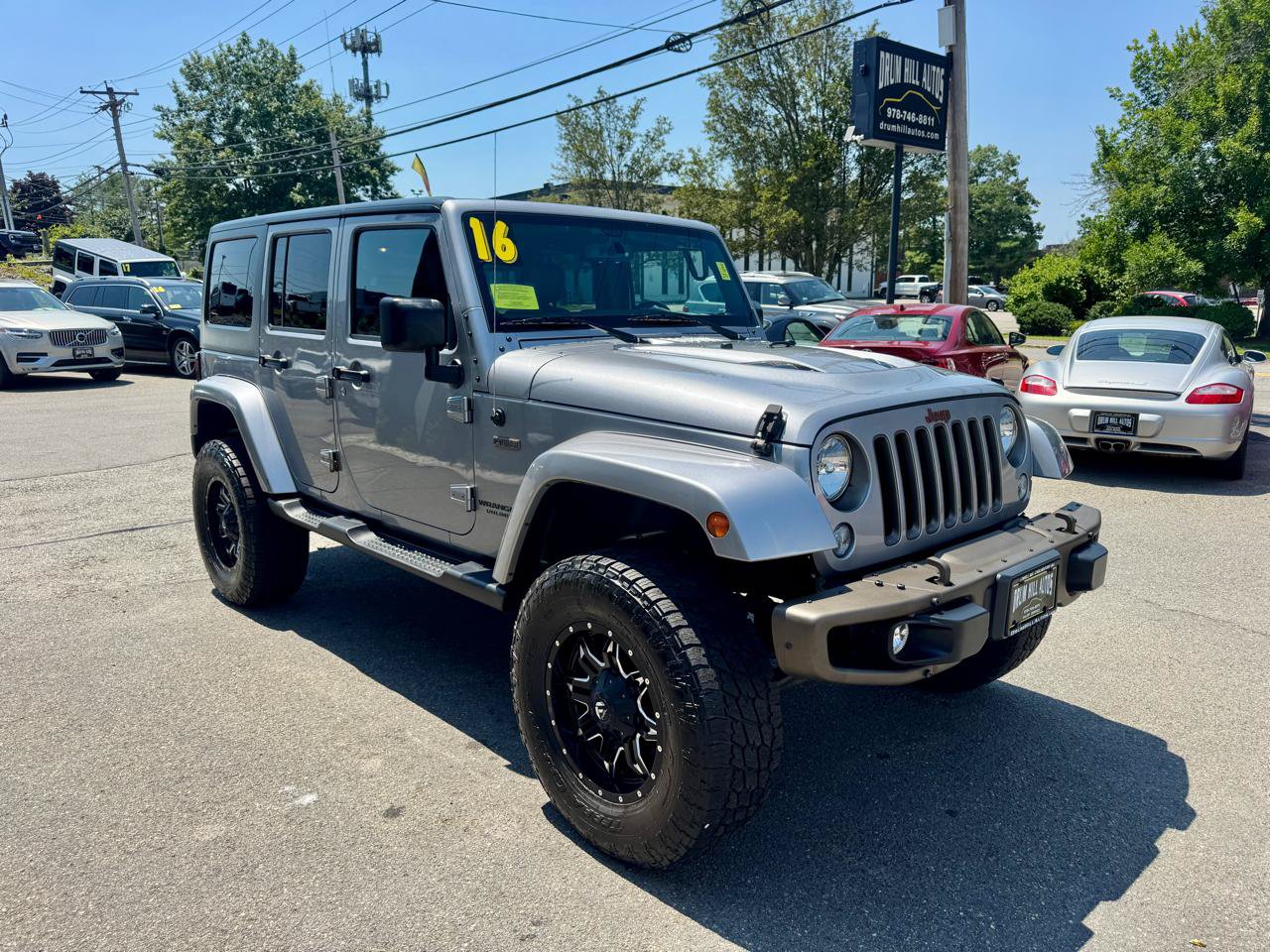 Used 2016 Jeep Wrangler Unlimited Sahara AWD/4WD image 8