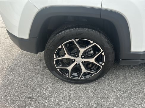 Certified 2024 Jeep Compass Limited AWD/4WD image 5