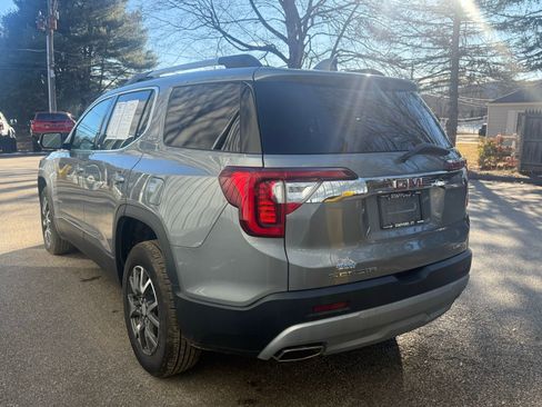 Used 2023 GMC Acadia SLE w/ Driver Convenience Package image 4